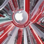 Et 3D-renderet Apple-logo er placeret midt i en sammensætning af dynamiske, abstrakte linjer og geometriske former i rødt, hvidt og gråt, hvilket skaber en futuristisk og energisk visuel effekt. - Kunstig intelligens AI